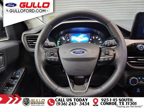 Used 2021 Ford Escape SE w/ SE Sport Appearance Package image 12