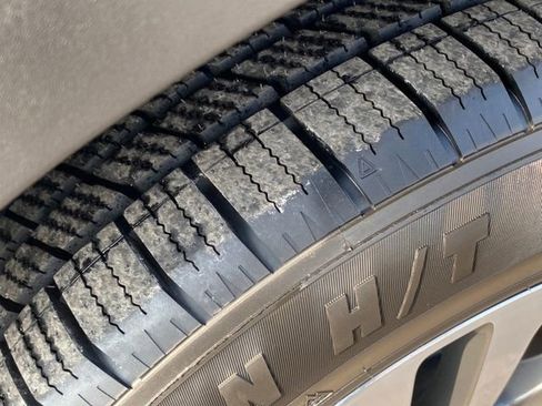 Certified 2021 Buick Envision Essence image 22