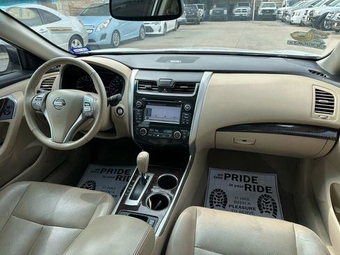 Used 2014 Nissan Altima 2.5 SL w/ Technology Package image 16