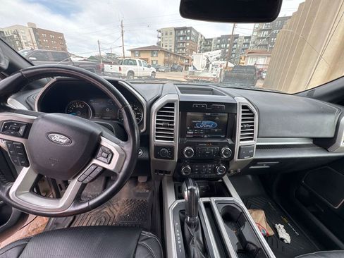 Used 2015 Ford F150 Lariat image 11