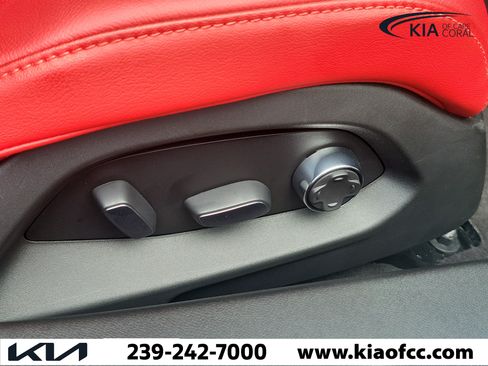 Used 2022 Chevrolet Corvette Stingray Preferred Cpe w/ Z51 Performance Package RWD image 30