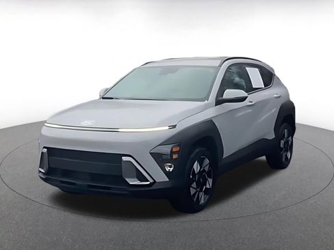 Used 2025 Hyundai Kona SEL image 4