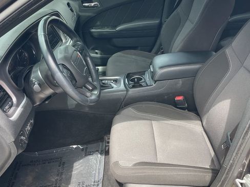 Used 2022 Dodge Charger SXT w/ Blacktop Package RWD image 3