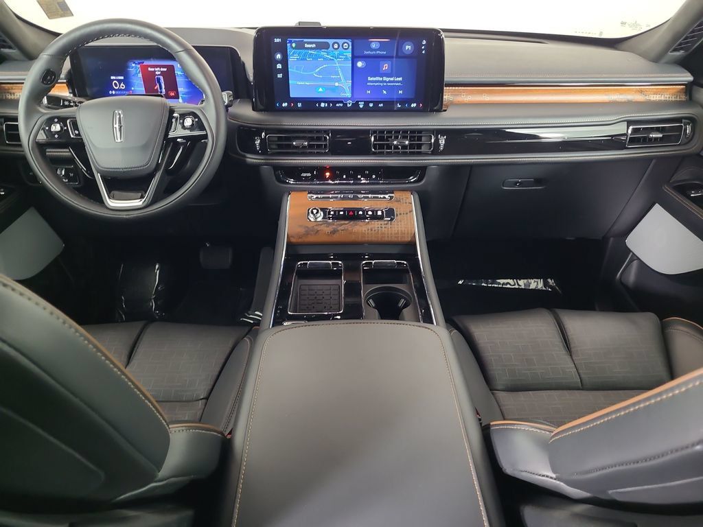 Used 2025 Lincoln Aviator Black Label AWD/4WD image 25