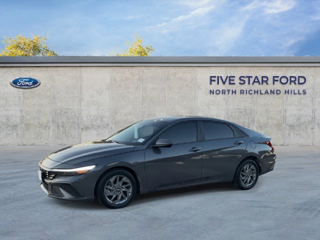 Used 2024 Hyundai Elantra SEL FWD image 4