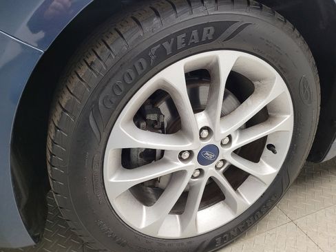 Used 2019 Ford Fusion SE FWD image 31