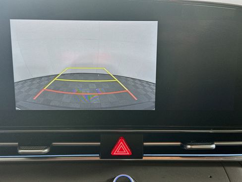 Used 2024 Hyundai Elantra SEL image 23