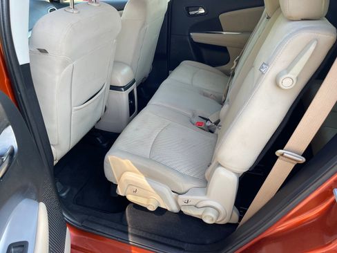 Used 2013 Dodge Journey SXT w/ Flexible Seating Group image 10