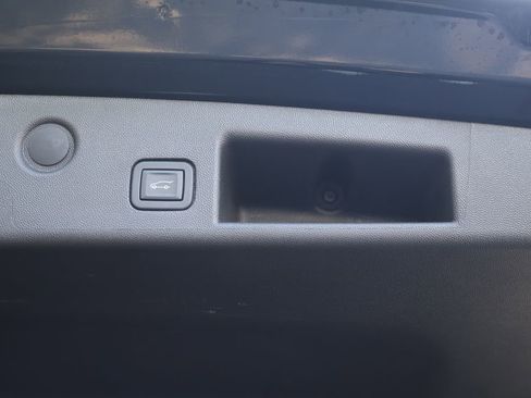 Used 2023 Chevrolet Equinox LT AWD/4WD image 53