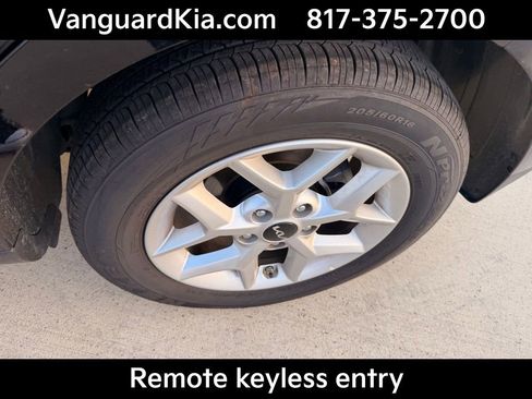 Certified 2025 Kia Soul S image 9