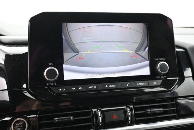 Used 2024 Nissan Pathfinder SV FWD image 16