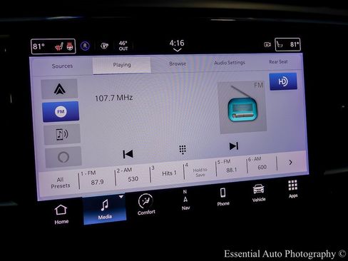 Used 2022 Chrysler Pacifica Limited w/ Uconnect Theater Family Group image 26