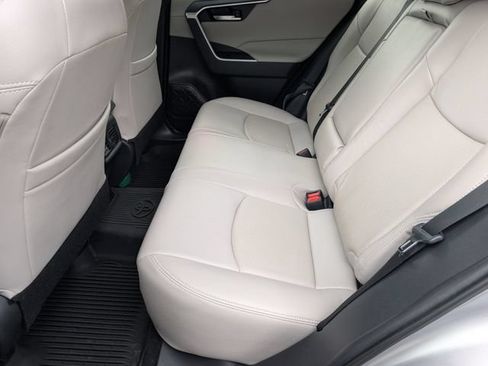 Used 2021 Toyota RAV4 XLE FWD image 28