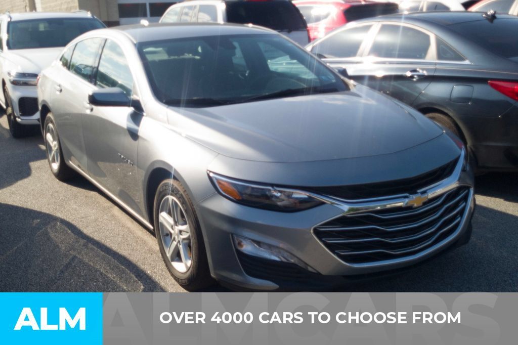 Used 2024 Chevrolet Malibu LT FWD image 2