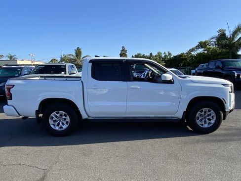 Used 2024 Nissan Frontier SV w/ Technology Package RWD image 2