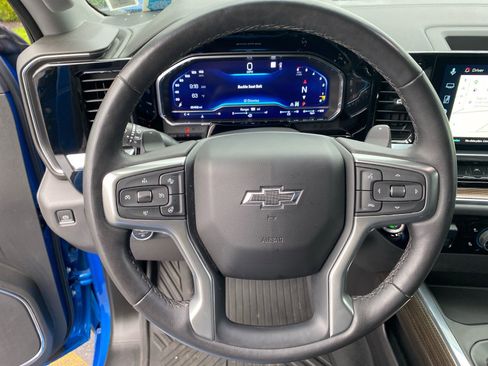 Used 2023 Chevrolet Silverado 1500 LT Trail Boss w/ LPO, Dark Essentials Package image 10