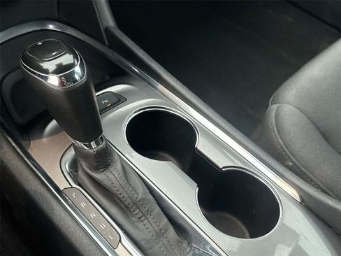 Used 2020 Chevrolet Malibu LT FWD image 26
