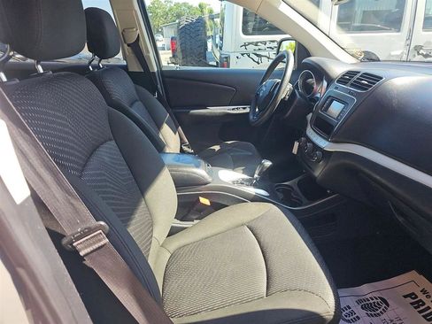 Used 2020 Dodge Journey SE w/ Blacktop Package FWD image 8