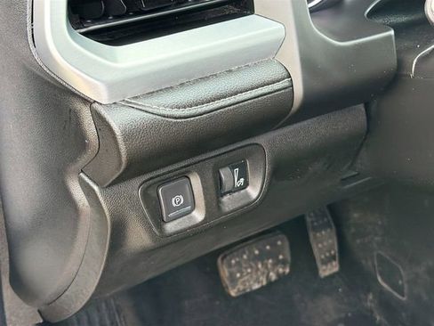 Used 2019 GMC Acadia SLE image 10