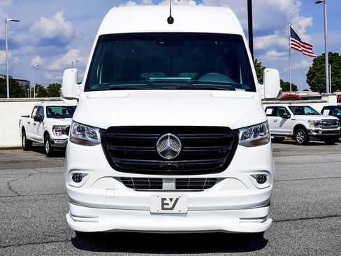 Used 2021 Mercedes-Benz Sprinter 3500 w/ Swivel Seat Package image 12