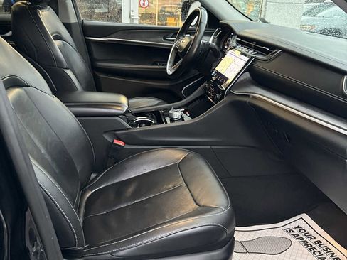 Used 2022 Jeep Grand Cherokee L Limited image 9