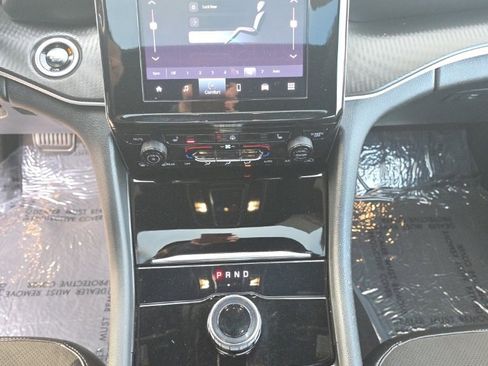 Used 2024 Jeep Grand Cherokee L Altitude image 15