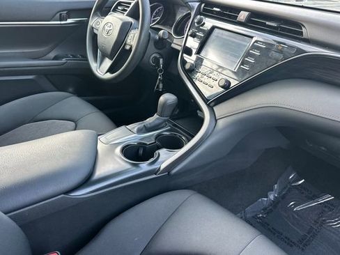 Used 2020 Toyota Camry LE image 17