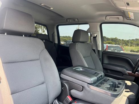 Used 2018 GMC Sierra 2500 SLE w/ HD SLE Preferred Plus Package AWD/4WD image 13