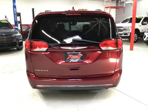 Used 2020 Chrysler Pacifica Touring-L Plus w/ Advanced Safetytec Group image 6