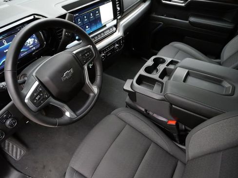 Used 2024 Chevrolet Silverado 1500 LT Trail Boss image 11