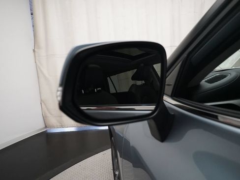 Used 2020 Toyota Highlander XLE FWD image 25