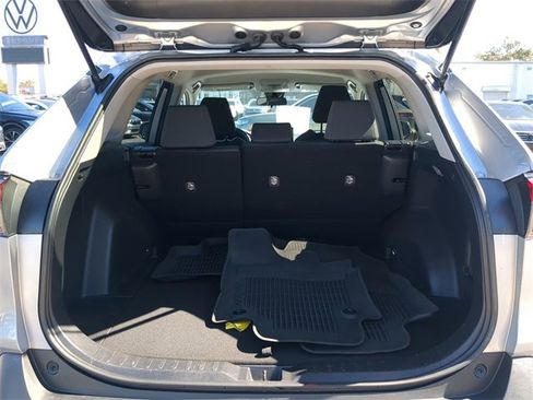 Used 2021 Toyota RAV4 XLE image 9