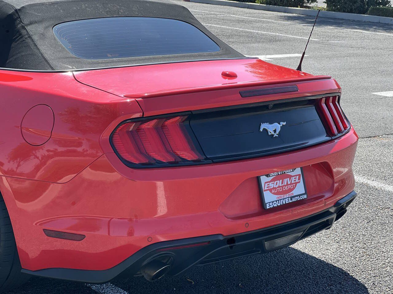 Used 2018 Ford Mustang Premium RWD image 4