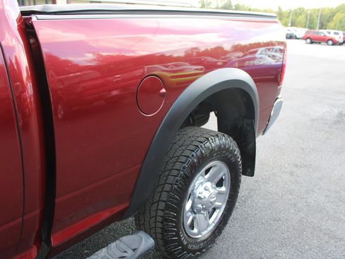 Used 2018 RAM 2500 Tradesman w/ Chrome Appearance Group AWD/4WD image 4