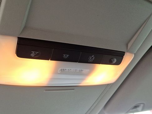 Used 2024 Nissan Pathfinder S image 26