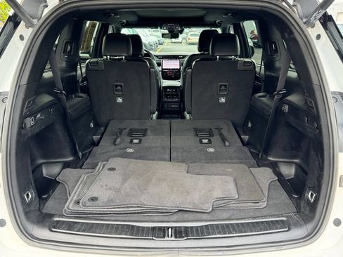 Used 2024 Jeep Grand Cherokee L Limited w/ Luxury Tech Group II AWD/4WD image 19