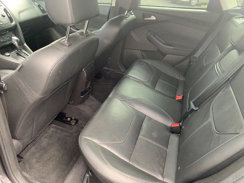 Used 2016 Ford Focus SE w/ Equipment Group 201A image 9
