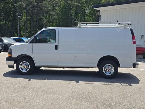 Used 2022 GMC Savana 2500 w/ Driver Convenience Package RWD image 2