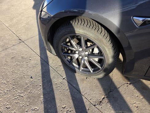 Used 2019 Tesla Model 3 Long Range image 9