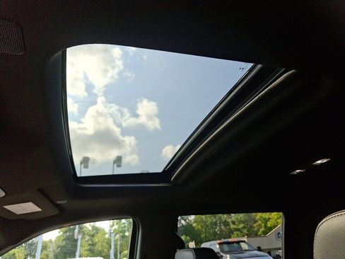 Used 2021 Chevrolet Silverado 3500 High Country image 21