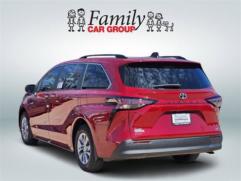 New 2026 Toyota Sienna XLE image 3