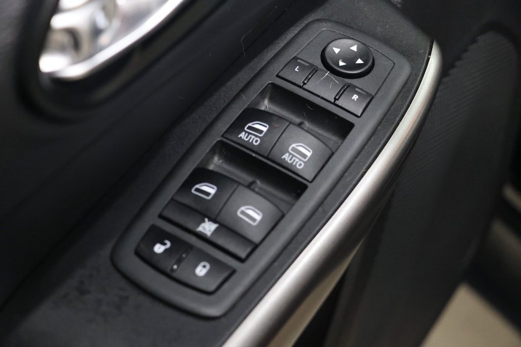Used 2021 Jeep Cherokee Limited w/ Elite Package AWD/4WD image 21