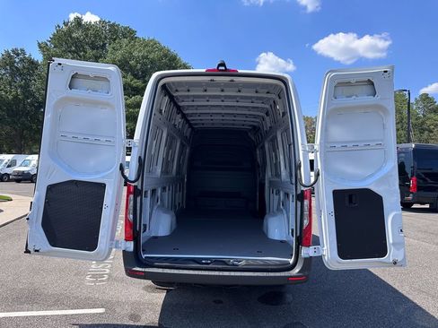 New 2025 Mercedes-Benz Sprinter 2500 image 22