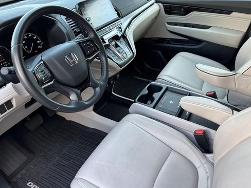 Certified 2025 Honda Odyssey Touring image 4