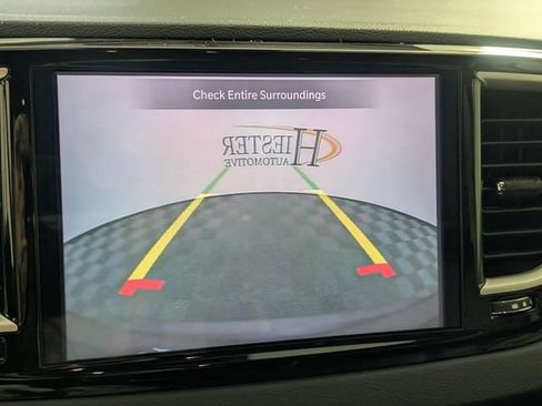 Used 2023 Chrysler Pacifica Touring-L FWD image 20