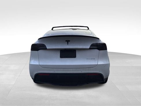 Used 2021 Tesla Model Y Long Range image 7