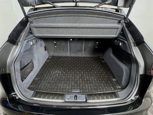 Used 2025 Jaguar F-PACE R-Dynamic S image 27