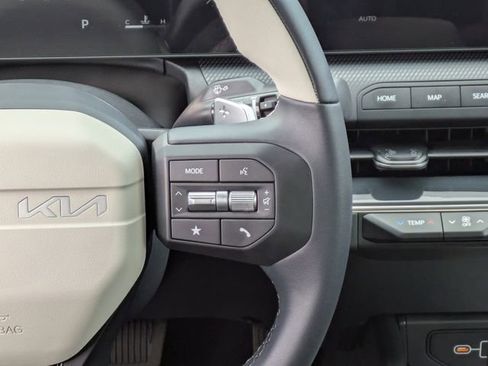 Certified 2025 Kia K4 GT-Line image 21