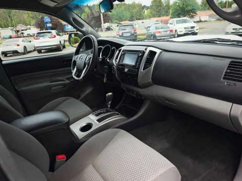 Used 2015 Toyota Tacoma 4x4 Double Cab w/ TRD Sport Package image 29