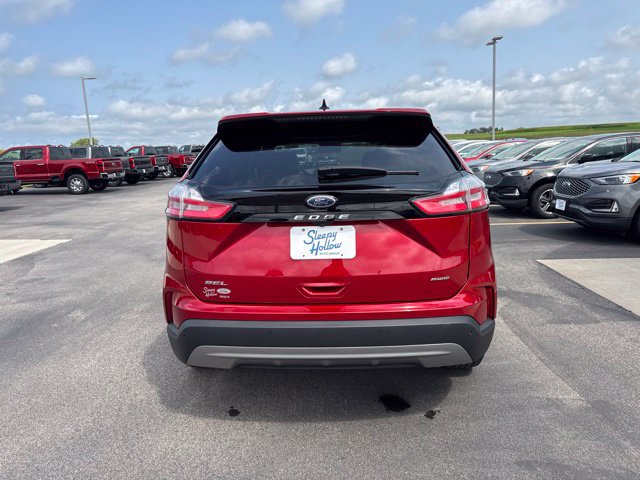 Used 2024 Ford Edge SEL w/ Convenience Package AWD/4WD image 4